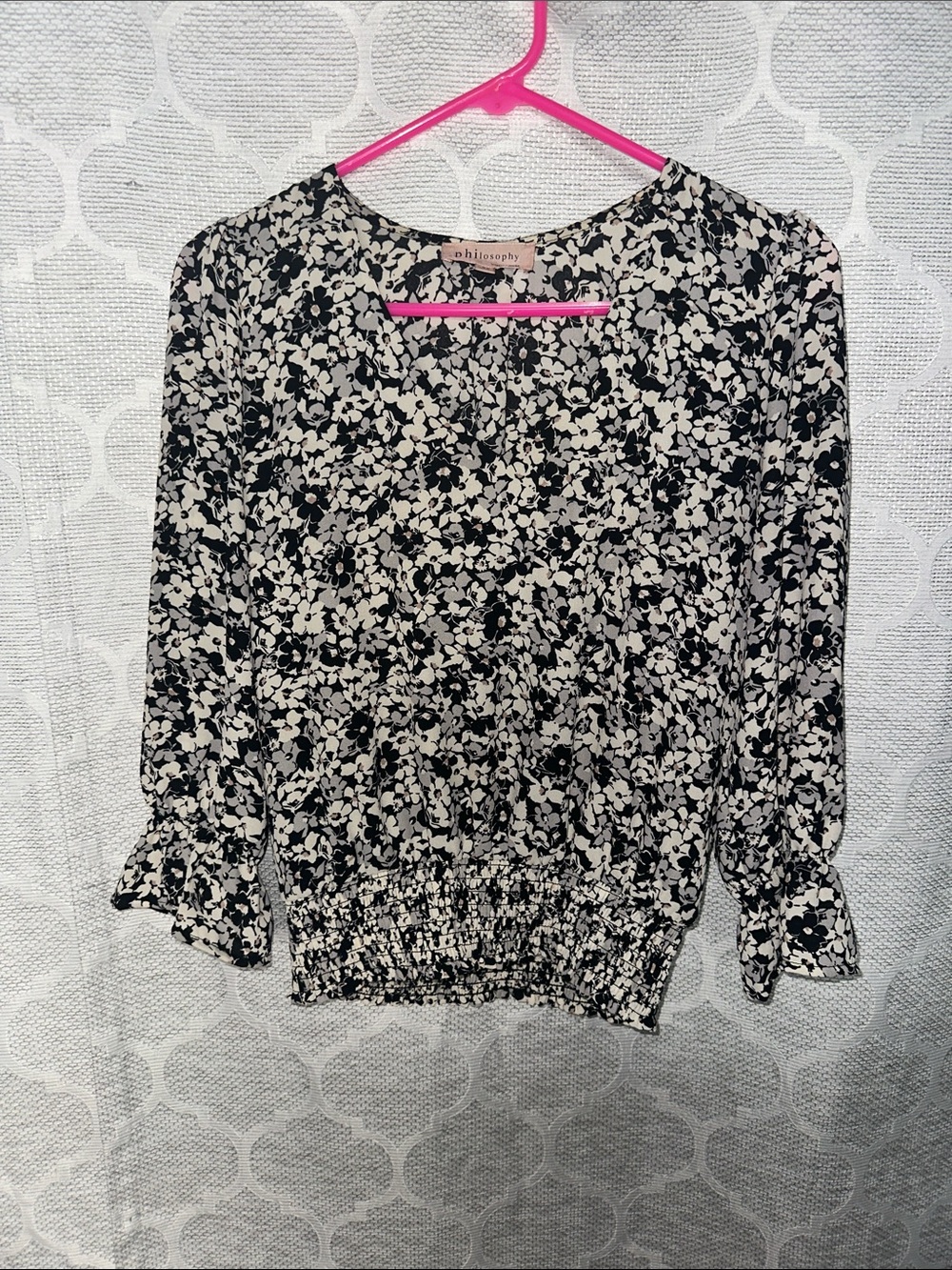 Philosophy Floral Blouse Smocked Waist V Neck Ruffle Cuff Top Womens XS Black